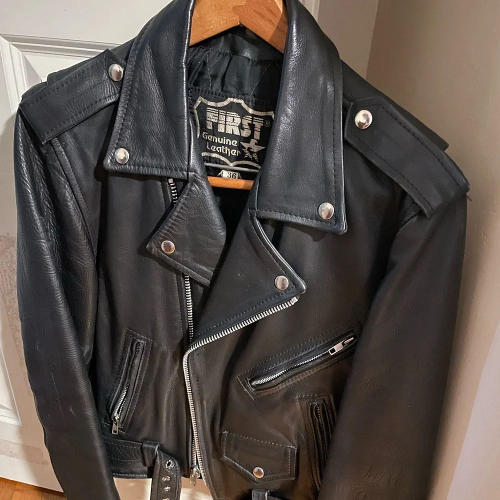 90s vintage leather jacket A-2 G-1　牛革　M 90s Vintage A2 Distressed Dark Brown Military Women's Oversize